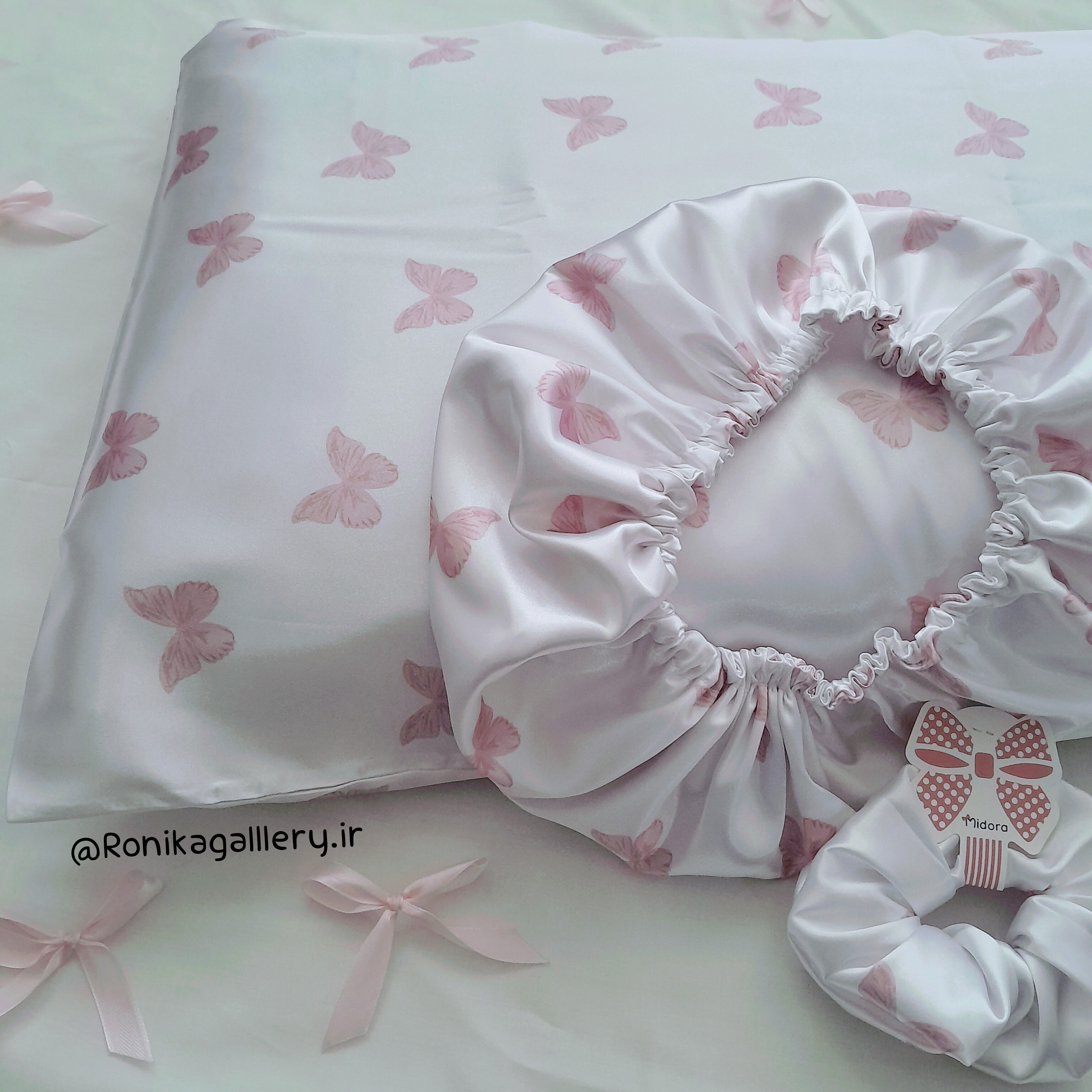 ست ۳ تکه ساتن ال ایکس مراقبت از مو شامل روبالشتی و کلاه خواب و اسکرانچی طرحدار